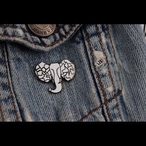 Abstract Elephant Pin🖤🐘